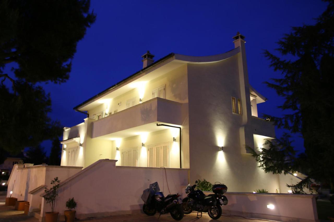 Casa Torre Di Specchio 2 Con Piscina Apartment Бари Екстериор снимка